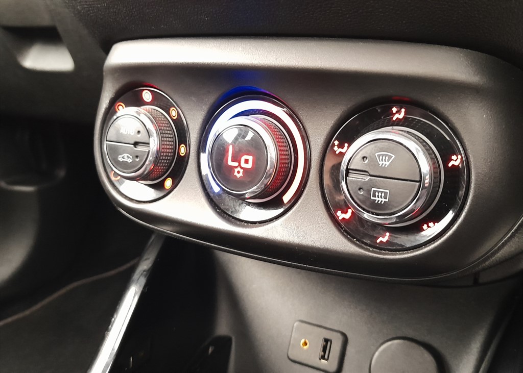 Used Vauxhall ADAM 2014 for sale - 76568196: Photo 7