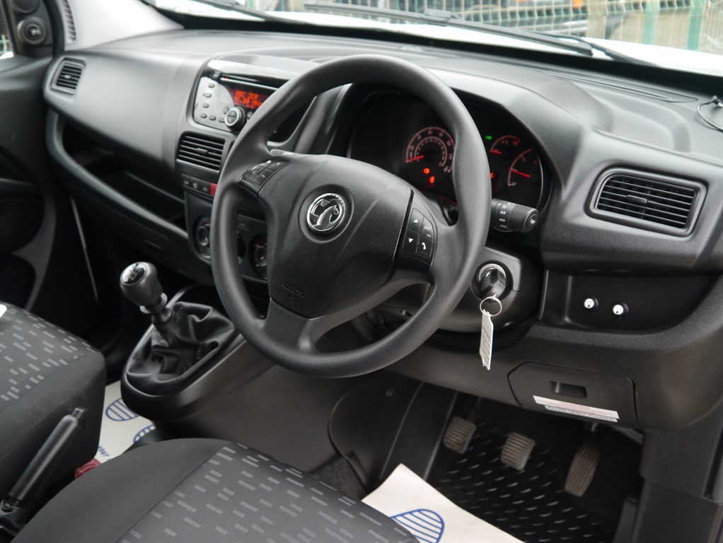 Used Vauxhall Combo 2018 for sale - 76297773: Photo 2