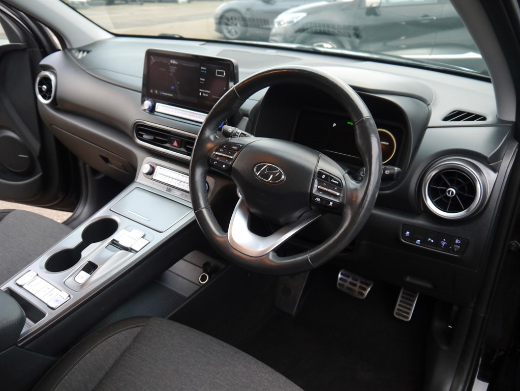 Used Hyundai KONA 2021 for sale - 77165617: Photo 2