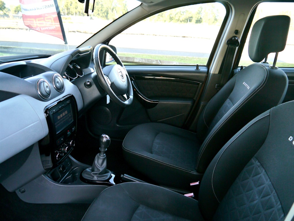 Used Dacia Duster 2015 for sale - 76044548: Photo 2