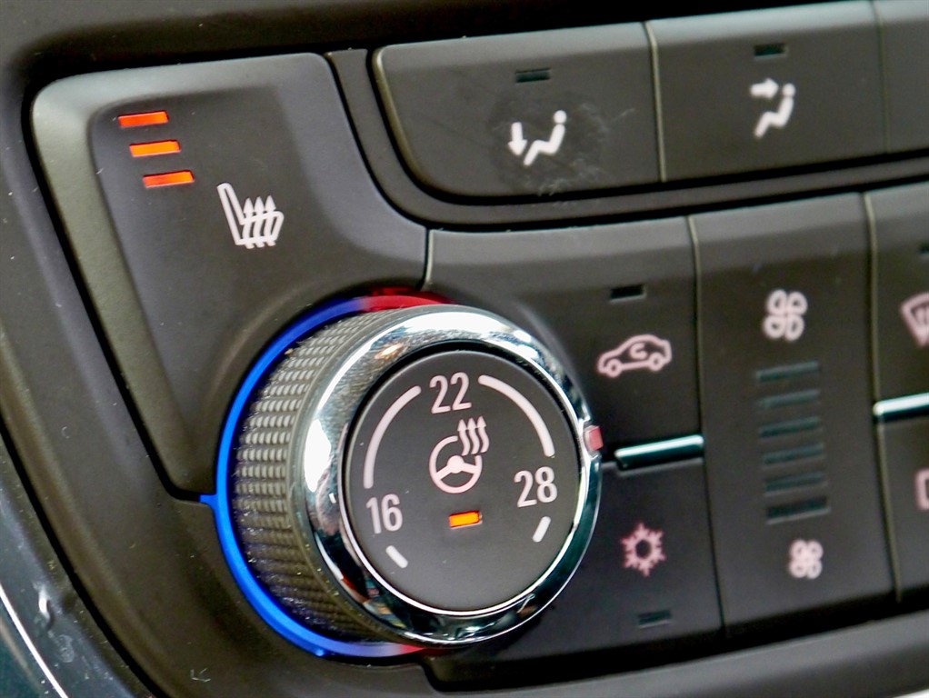 Used Vauxhall Mokka 2015 for sale - 76847317: Photo 3