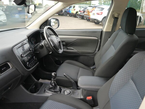 Used Mitsubishi Outlander 2013 for sale - 75615636: Photo 2
