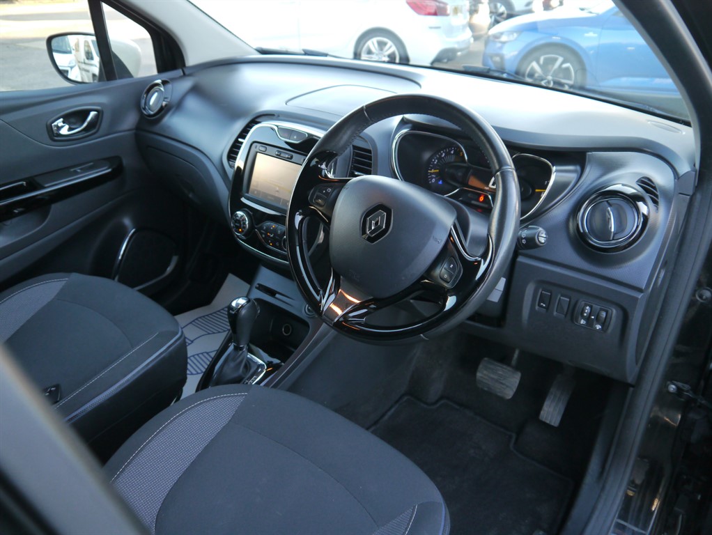 Used Renault Captur 2015 for sale - 77106199: Photo 2