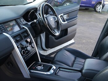 Used Land Rover Discovery Sport 2016 for sale - 76818055: Photo