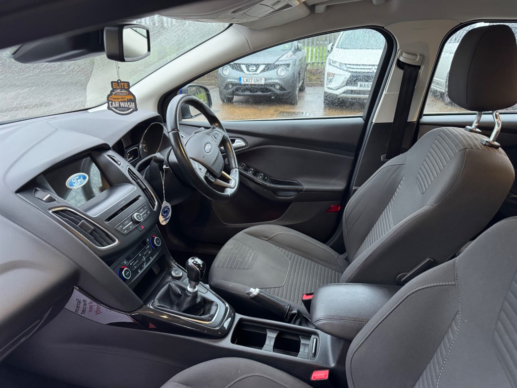 Used Ford Focus 2017 for sale - 77462115: Photo 2