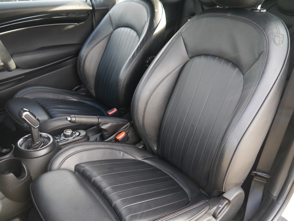 Used MINI Convertible 2019 for sale - 76640635: Photo 2