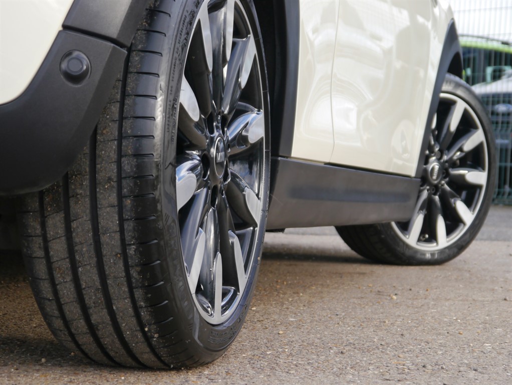 Used MINI Convertible 2019 for sale - 76640635: Photo 9