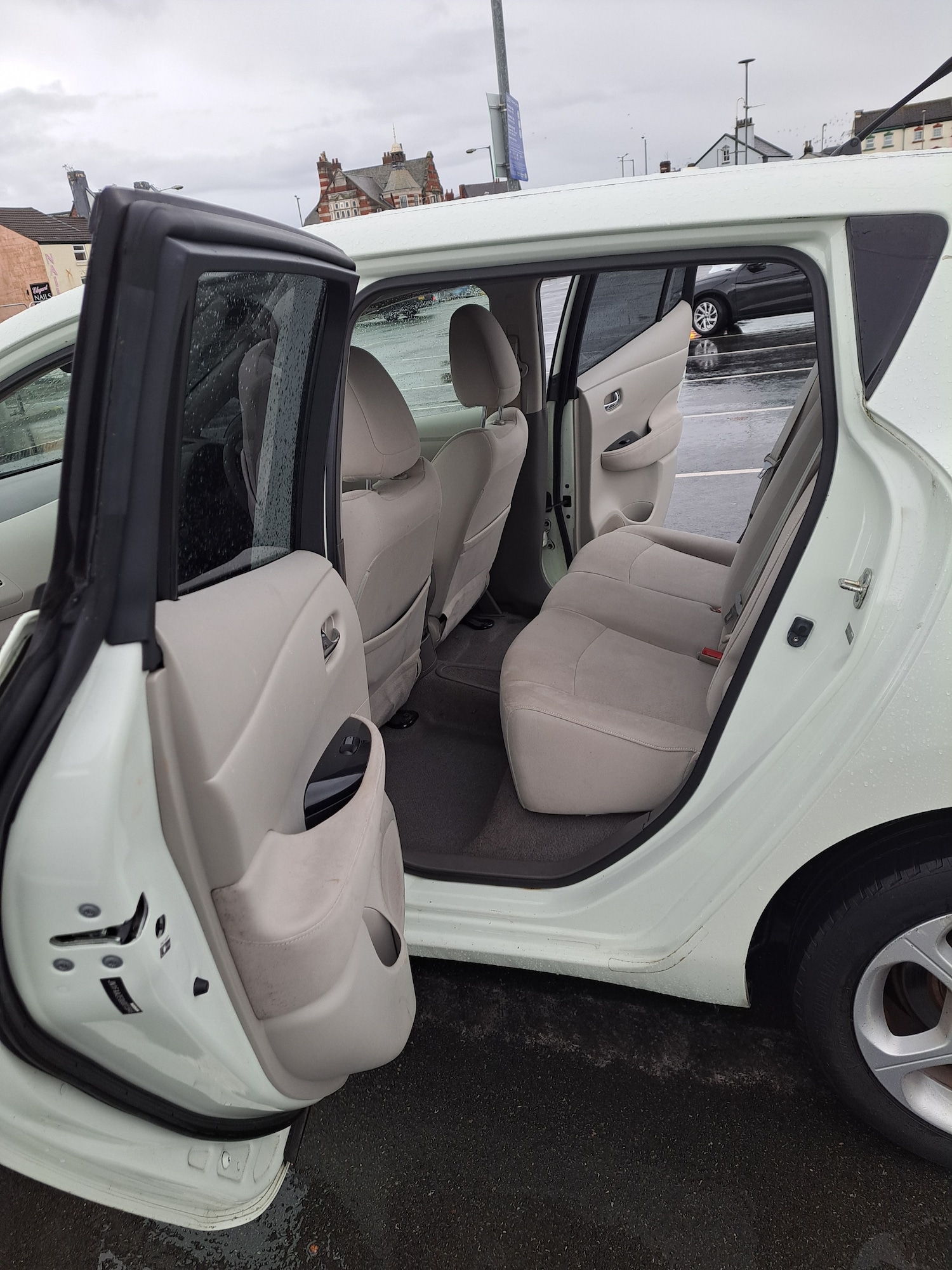 Used Nissan Leaf 2013 for sale - 76436337: Photo 6