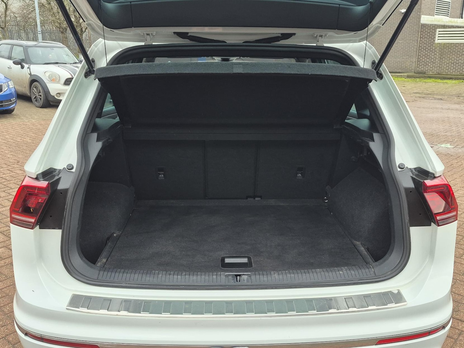 Used Volkswagen Tiguan 2017 for sale - 77367207: Photo 11