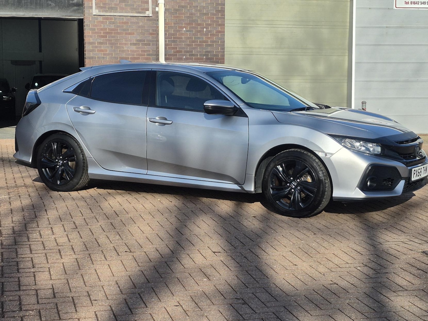 Used Honda Civic 2018 for sale - 77556936: Photo 2