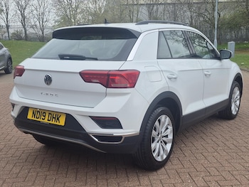 Used Volkswagen T-Roc 2019 for sale - 78053251: Photo