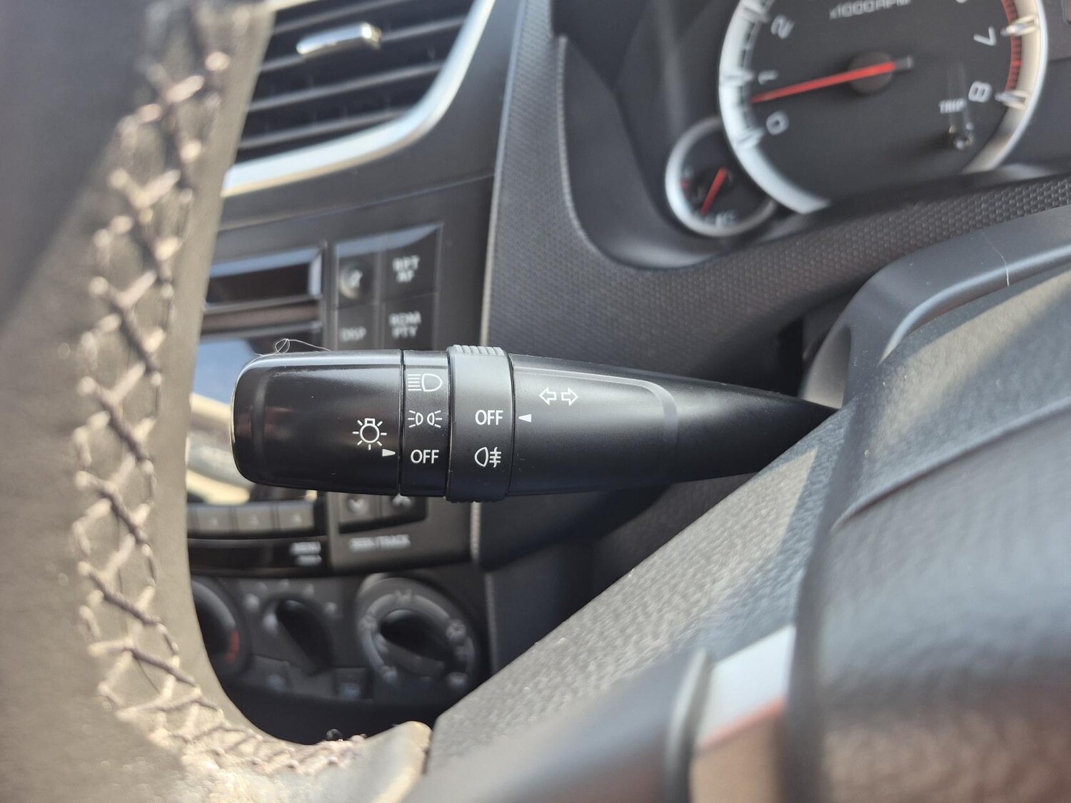 Used Suzuki Swift 2013 for sale - 77763002: Photo 19