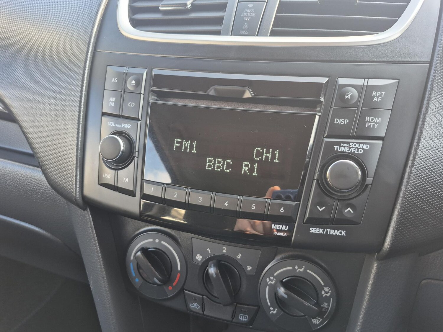 Used Suzuki Swift 2013 for sale - 77763002: Photo 21