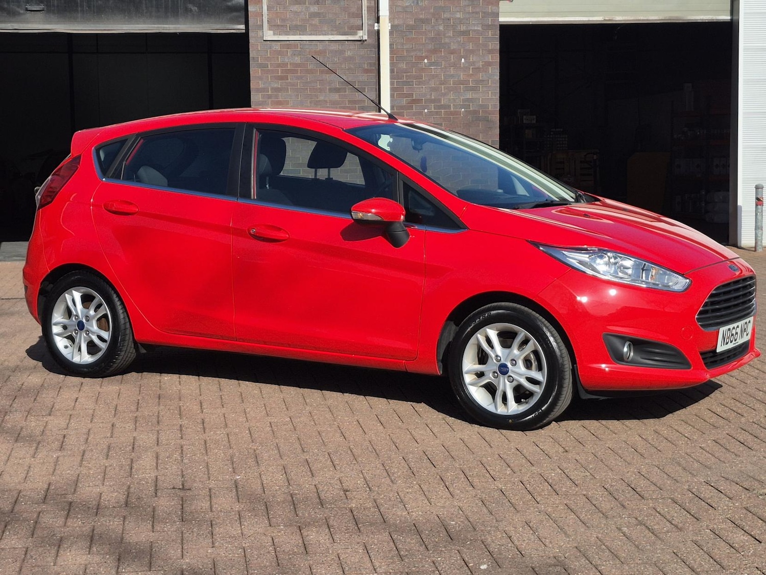 Used Ford Fiesta 2017 for sale - 77732750: Photo 2