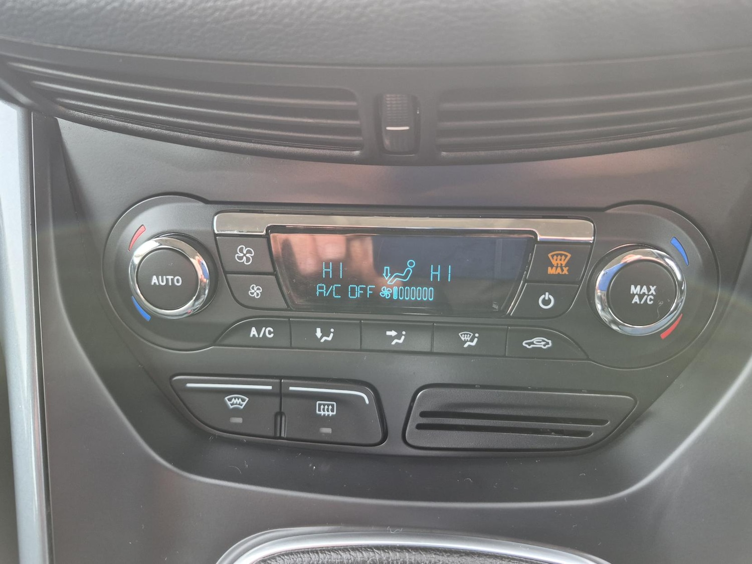 Used Ford C-Max 2015 for sale - 77630929: Photo 20