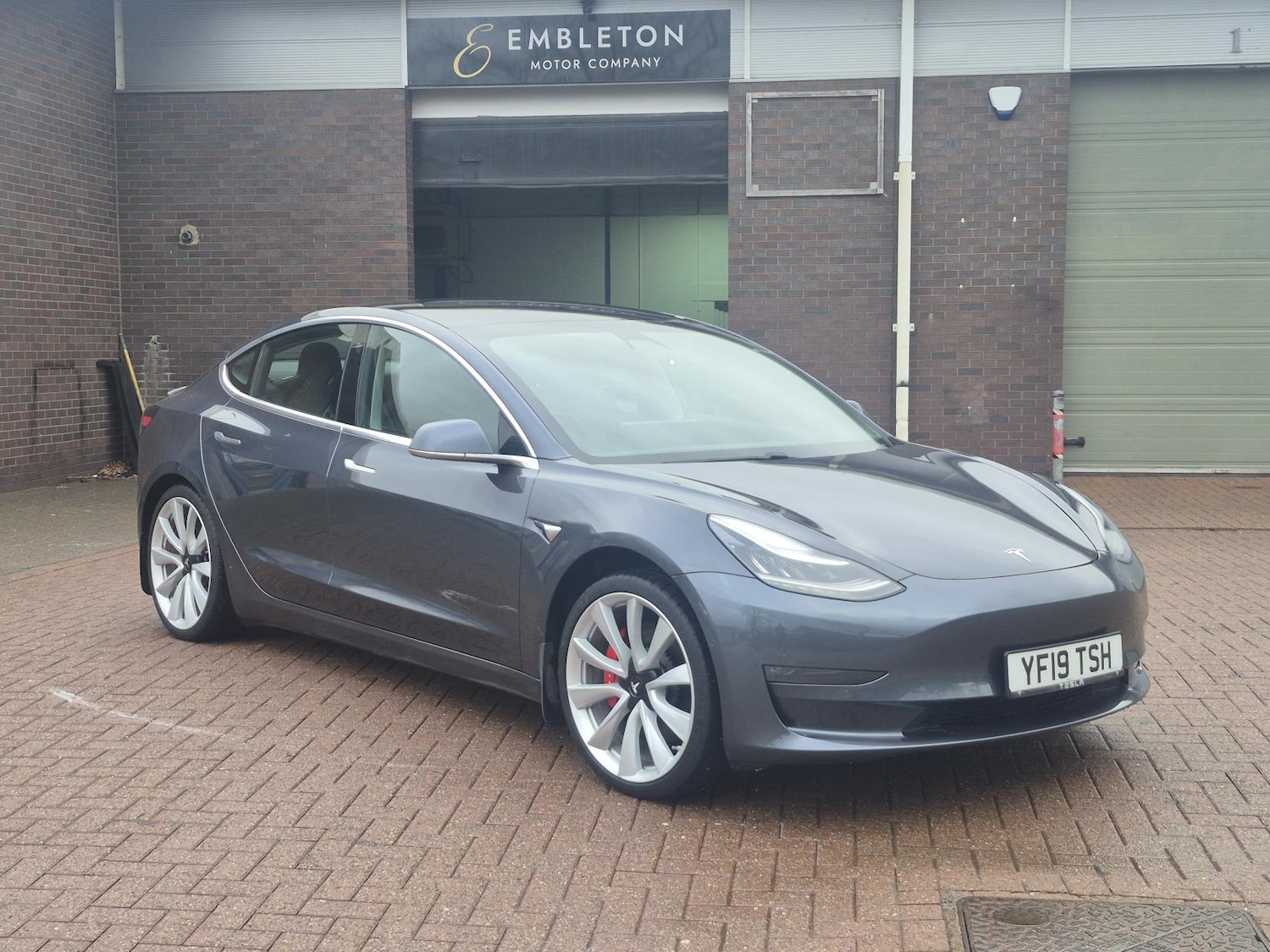 Used Tesla Model 3 2019 for sale - 77235613: Photo 2