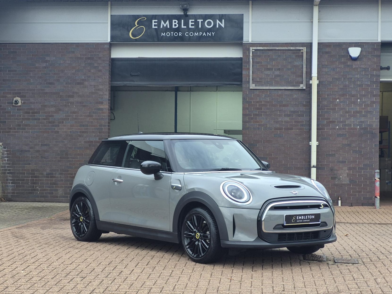 Used MINI Hatch 2021 for sale - 76965696: Photo 2