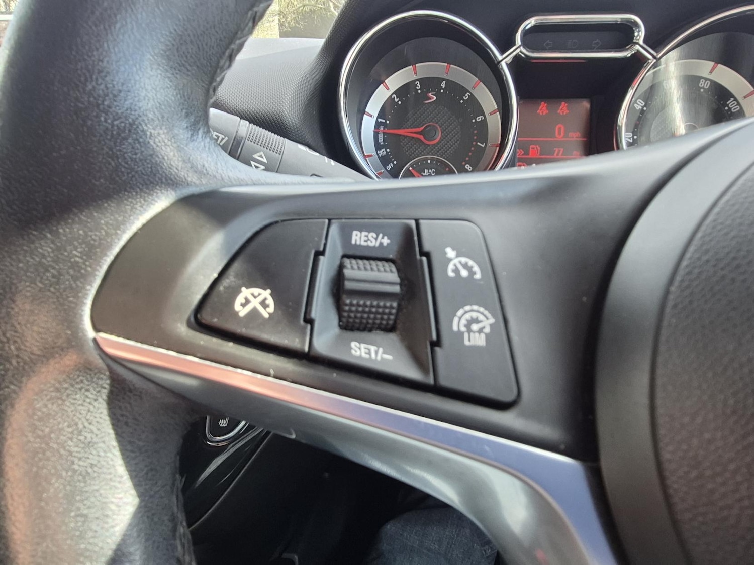 Used Vauxhall ADAM 2015 for sale - 78014790: Photo 17