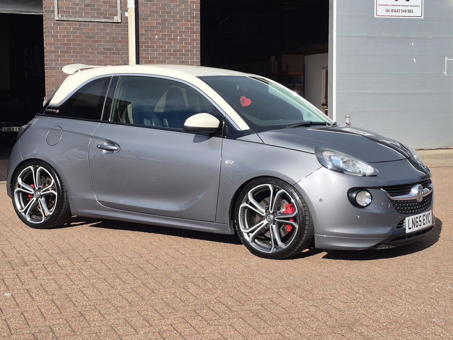 Used Vauxhall ADAM 2015 for sale - 78014790: Photo 2