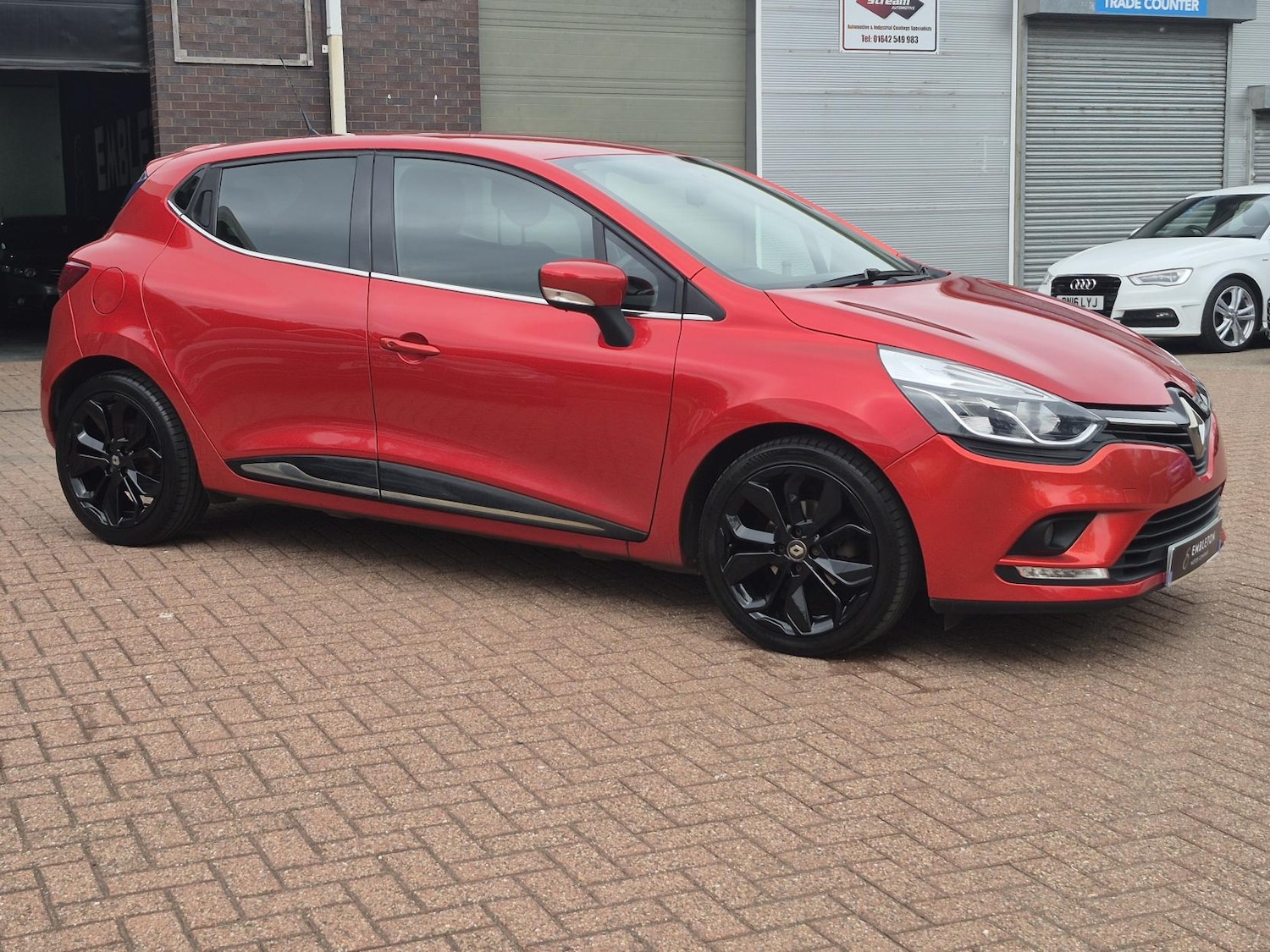 Used Renault Clio 2018 for sale - 76965694: Photo 2