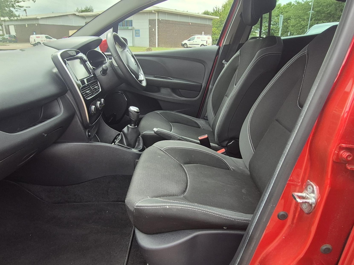 Used Renault Clio 2018 for sale - 76965694: Photo 20