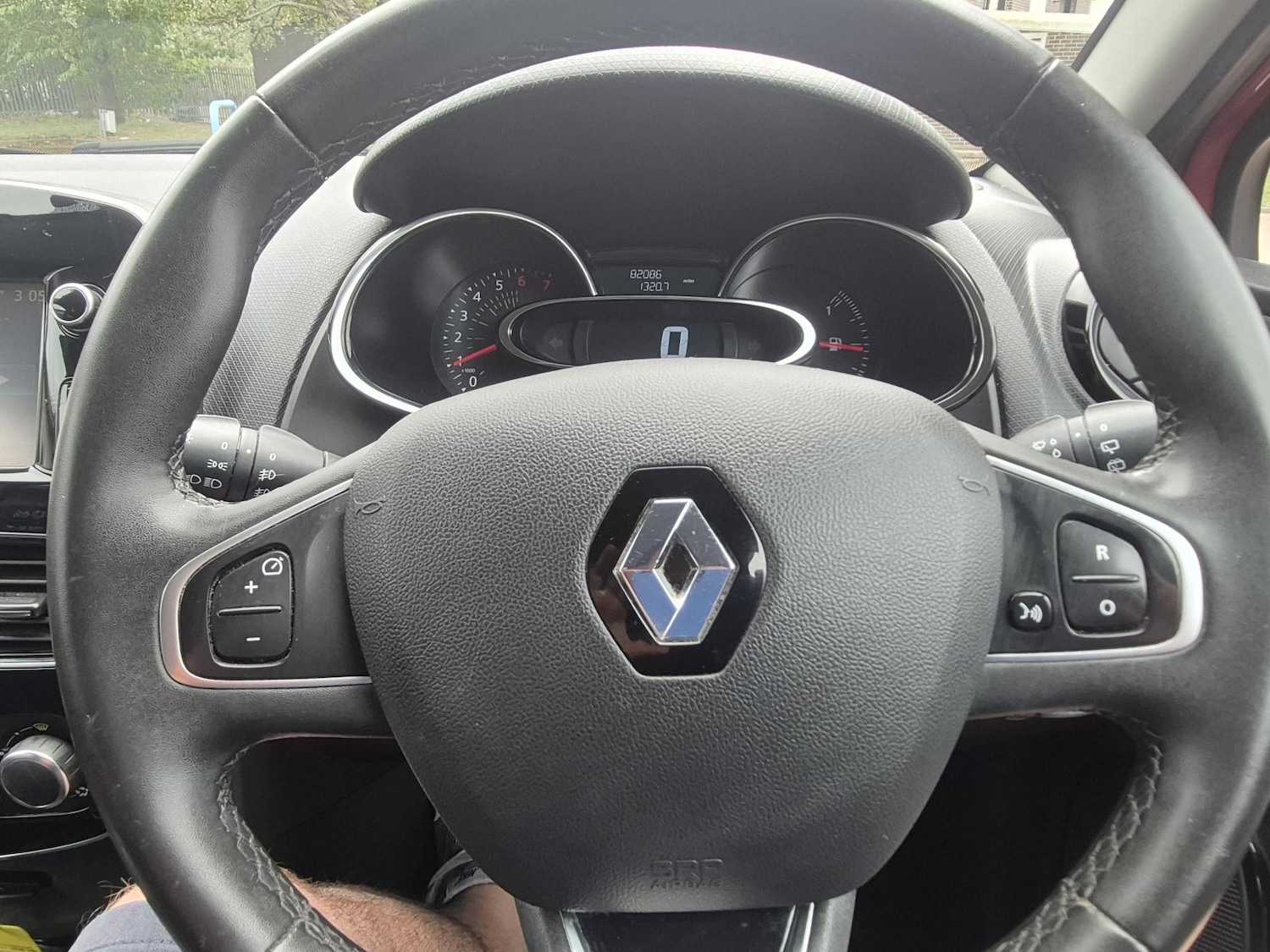 Used Renault Clio 2018 for sale - 76965694: Photo 27