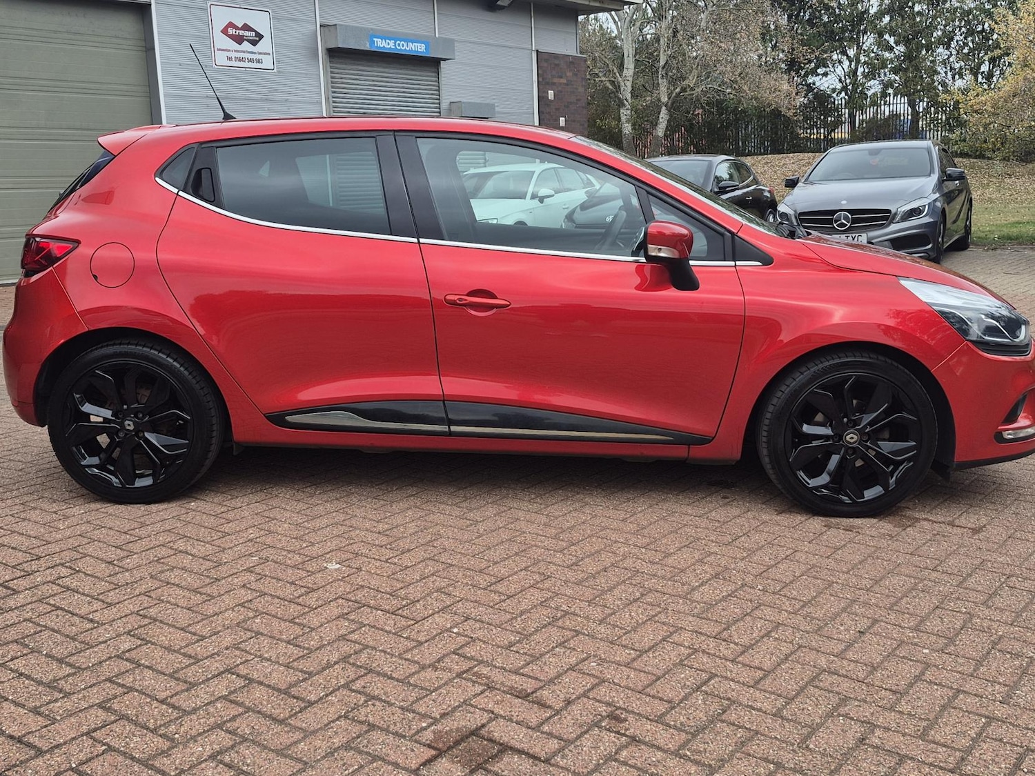 Used Renault Clio 2018 for sale - 76965694: Photo 3