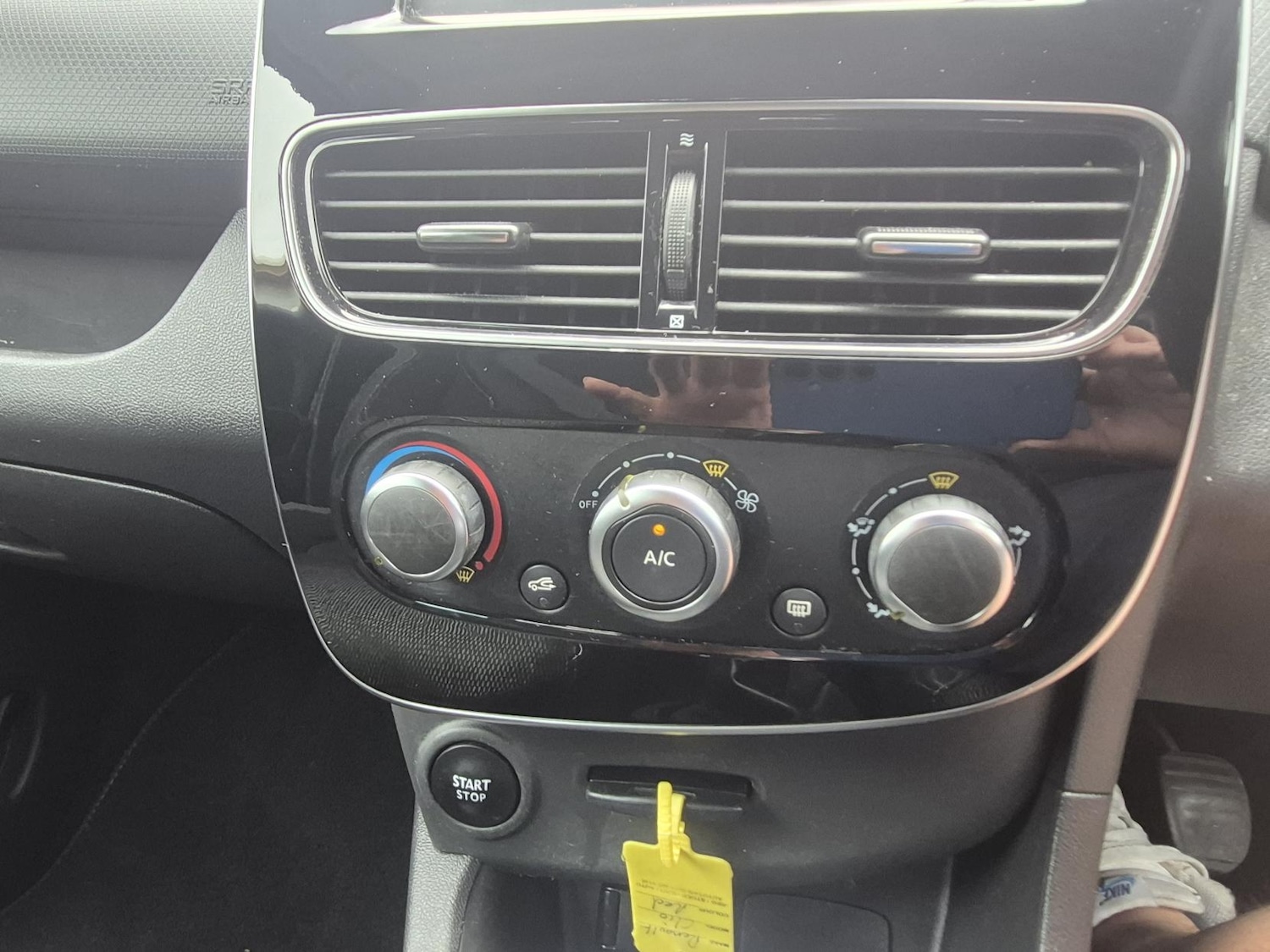 Used Renault Clio 2018 for sale - 76965694: Photo 31