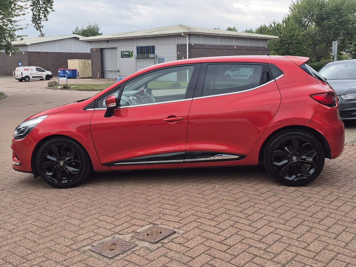 Used Renault Clio 2018 for sale - 76965694: Photo 8