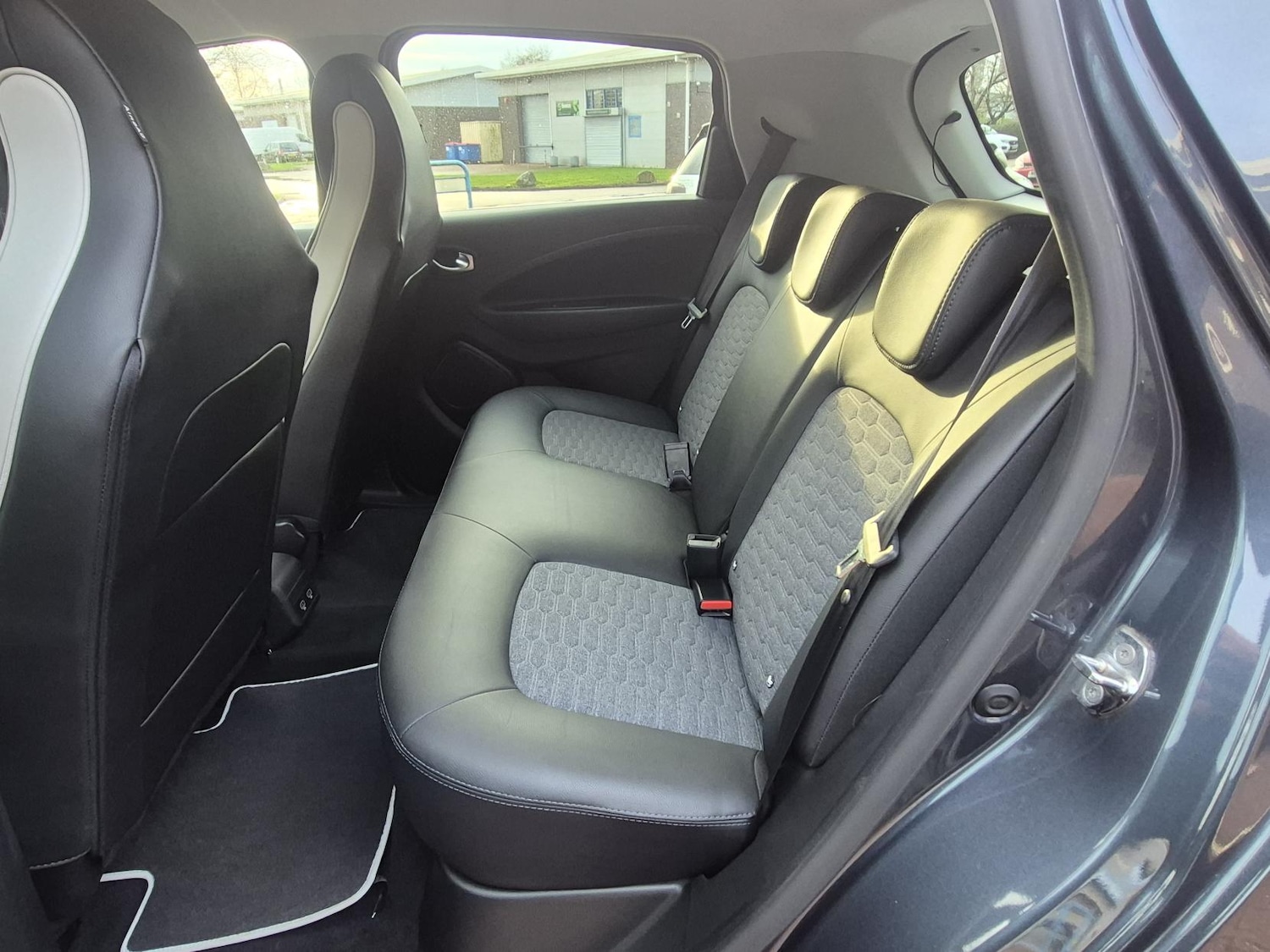 Used Renault Zoe 2021 for sale - 76965700: Photo 12