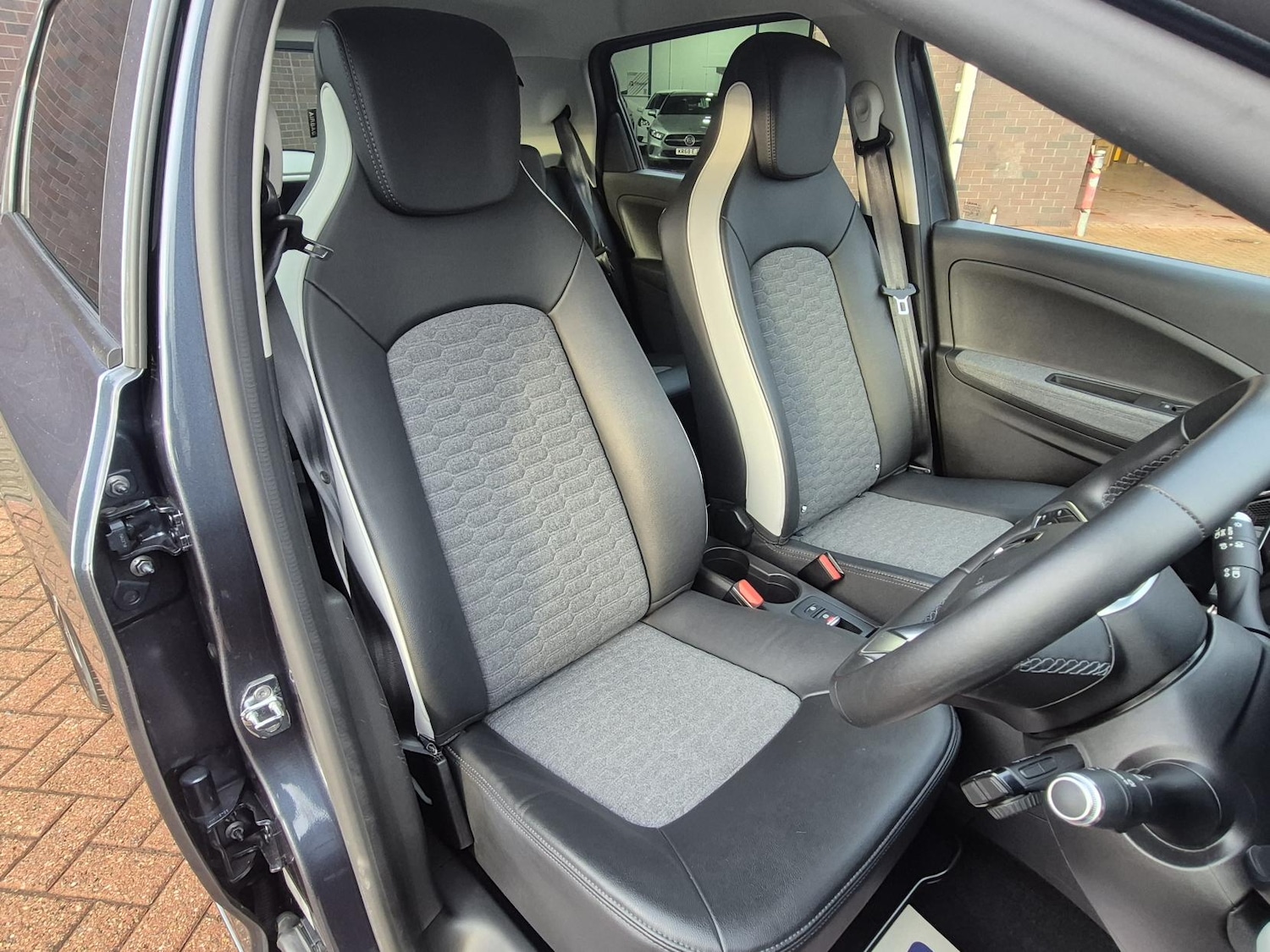 Used Renault Zoe 2021 for sale - 76965700: Photo 16