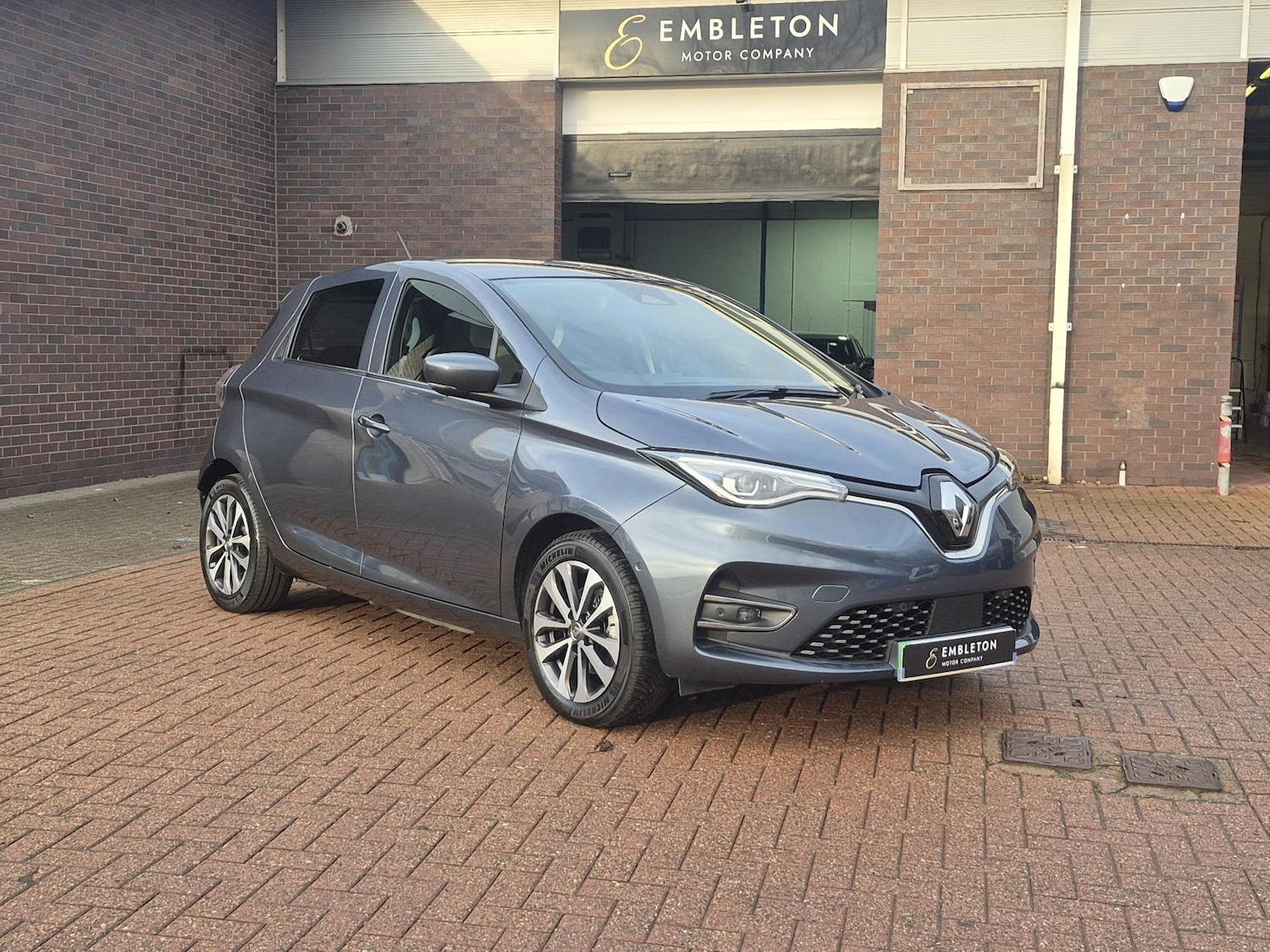 Used Renault Zoe 2021 for sale - 76965700: Photo 2