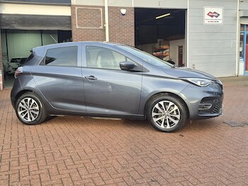 Used Renault Zoe 2021 for sale - 76965700: Photo