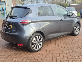 Used Renault Zoe 2021 for sale - 76965700: Photo