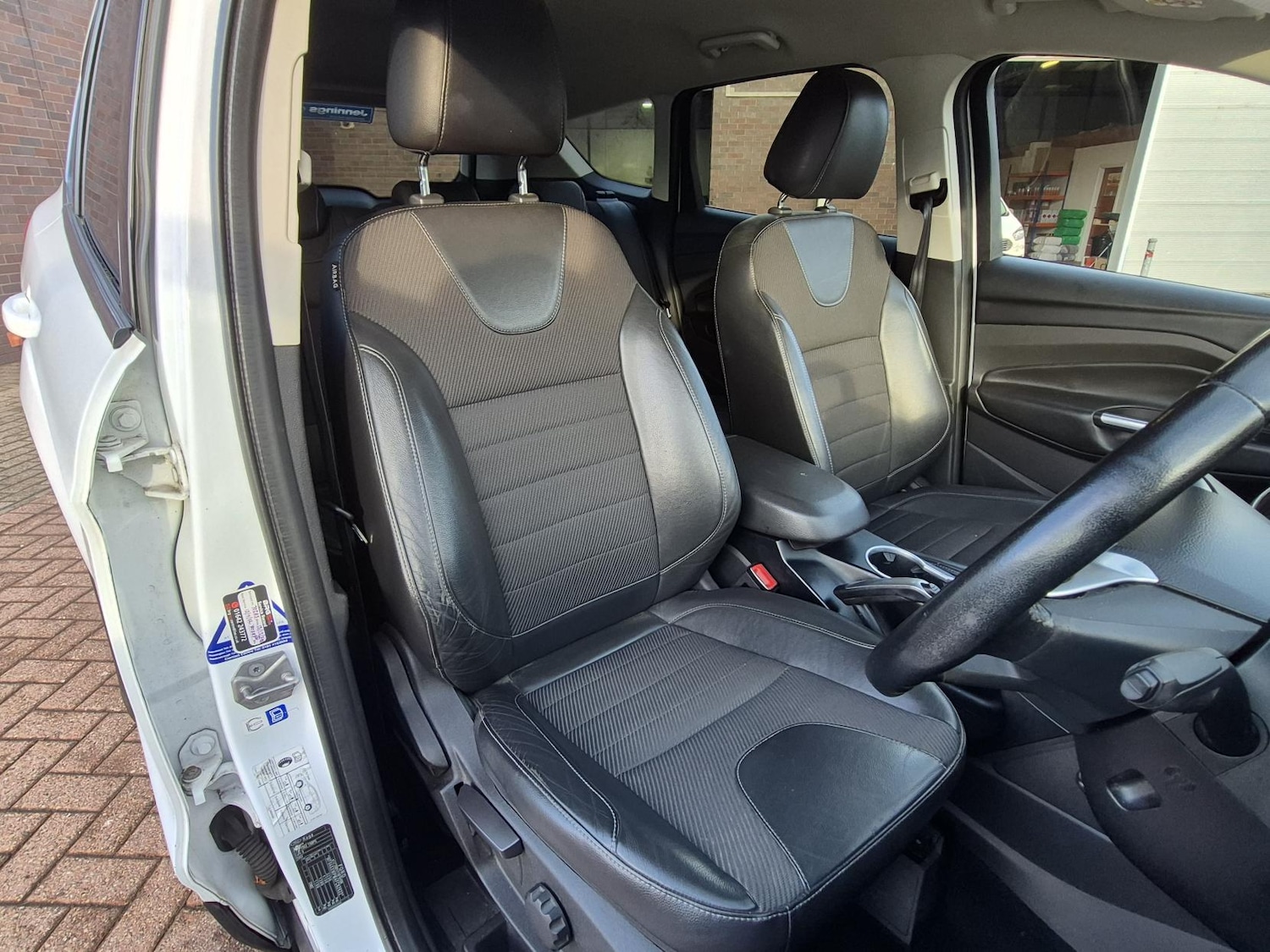 Used Ford Kuga 2015 for sale - 77210673: Photo 15