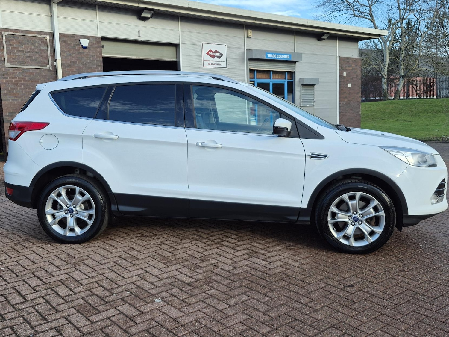Used Ford Kuga 2015 for sale - 77210673: Photo 3