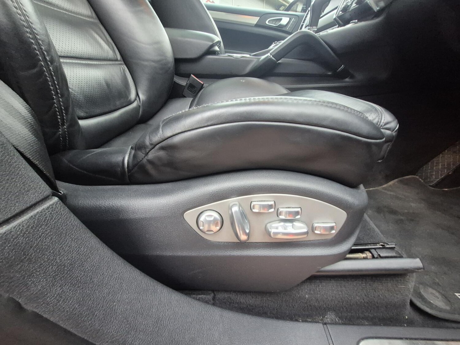 Used Porsche Cayenne 2015 for sale - 77406492: Photo 17