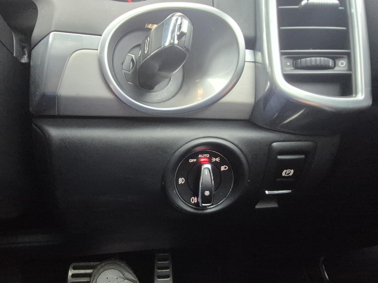 Used Porsche Cayenne 2015 for sale - 77406492: Photo 28