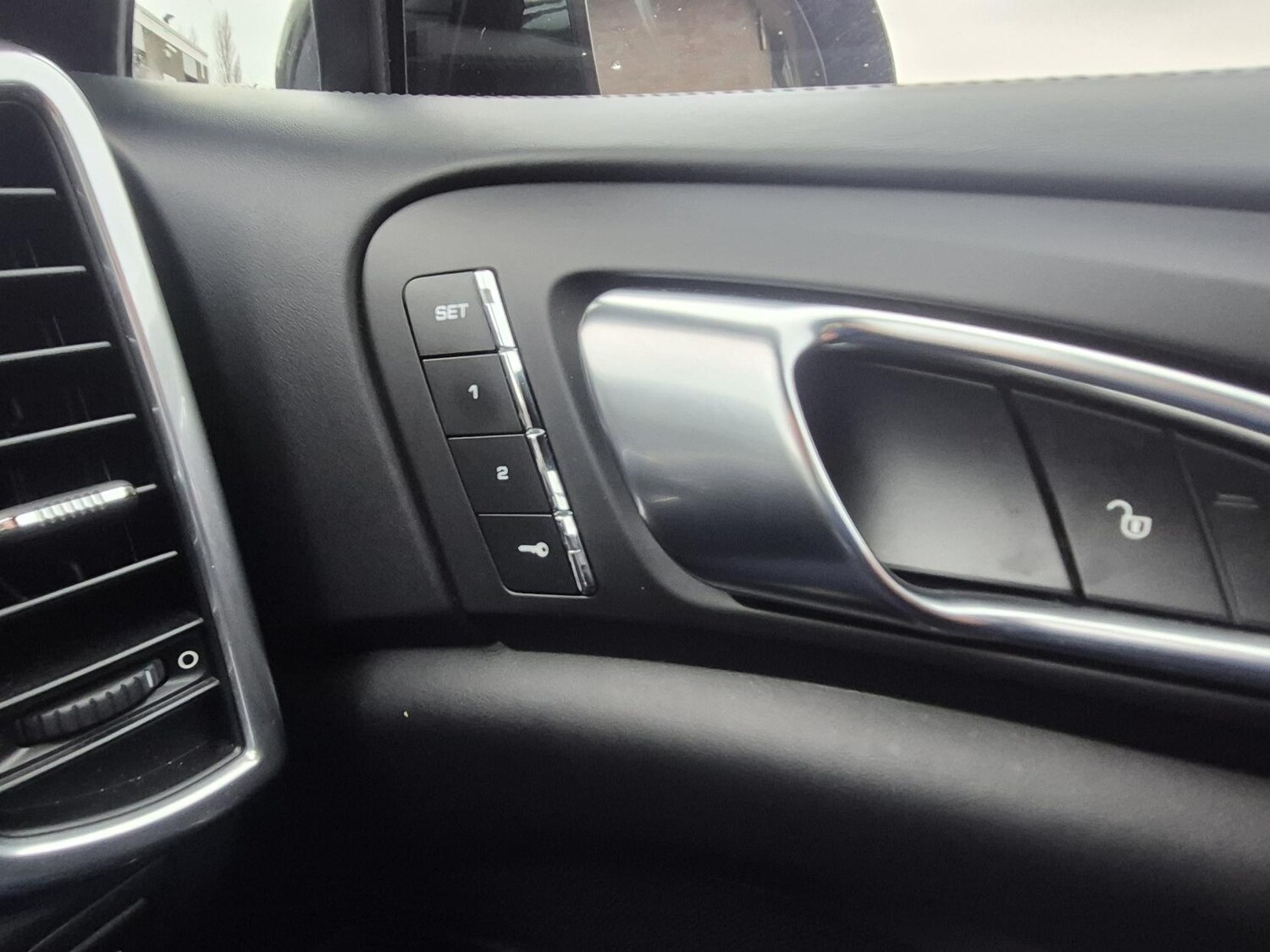 Used Porsche Cayenne 2015 for sale - 77406492: Photo 29