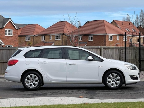 Used Vauxhall Astra 2016 for sale - 75377424: Photo 1