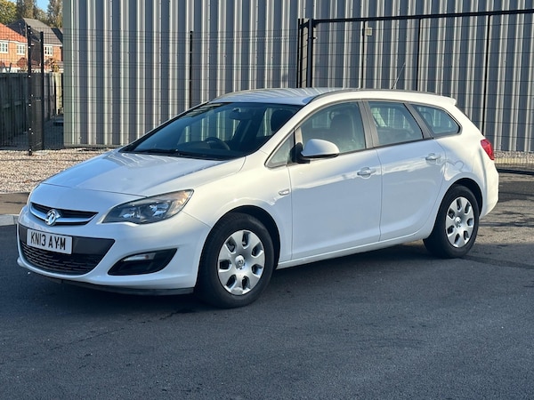 Used Vauxhall Astra 2013 for sale - 74879786: Photo 3