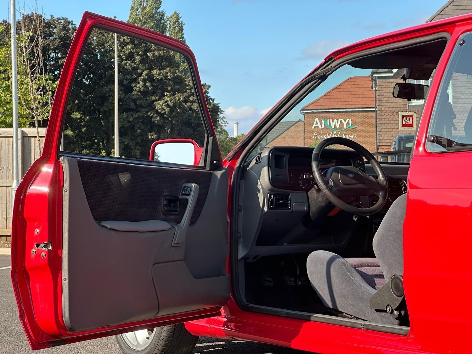 Used Ford Escort for sale - 76476583: Photo 36