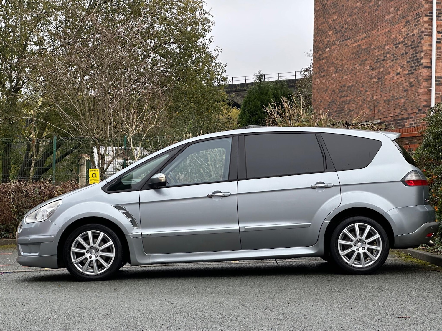 Used Ford S-Max 2009 for sale - 76667345: Photo 5