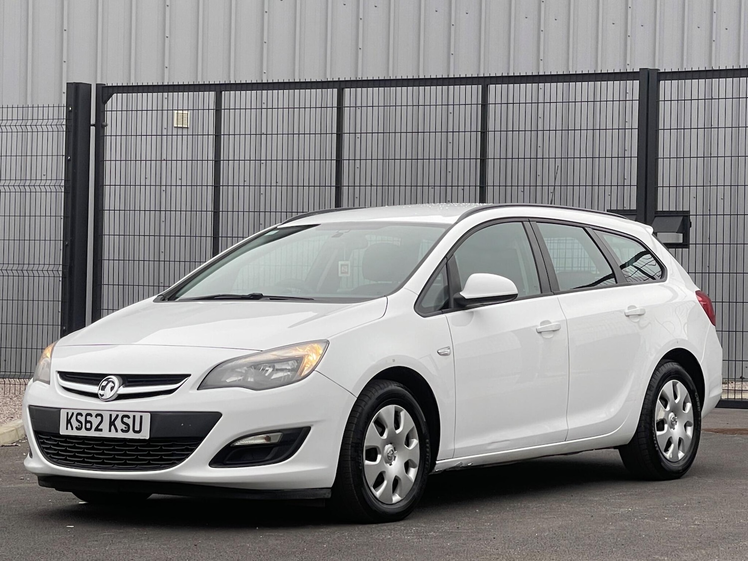 Used Vauxhall Astra 2013 for sale - 76667372: Photo 5