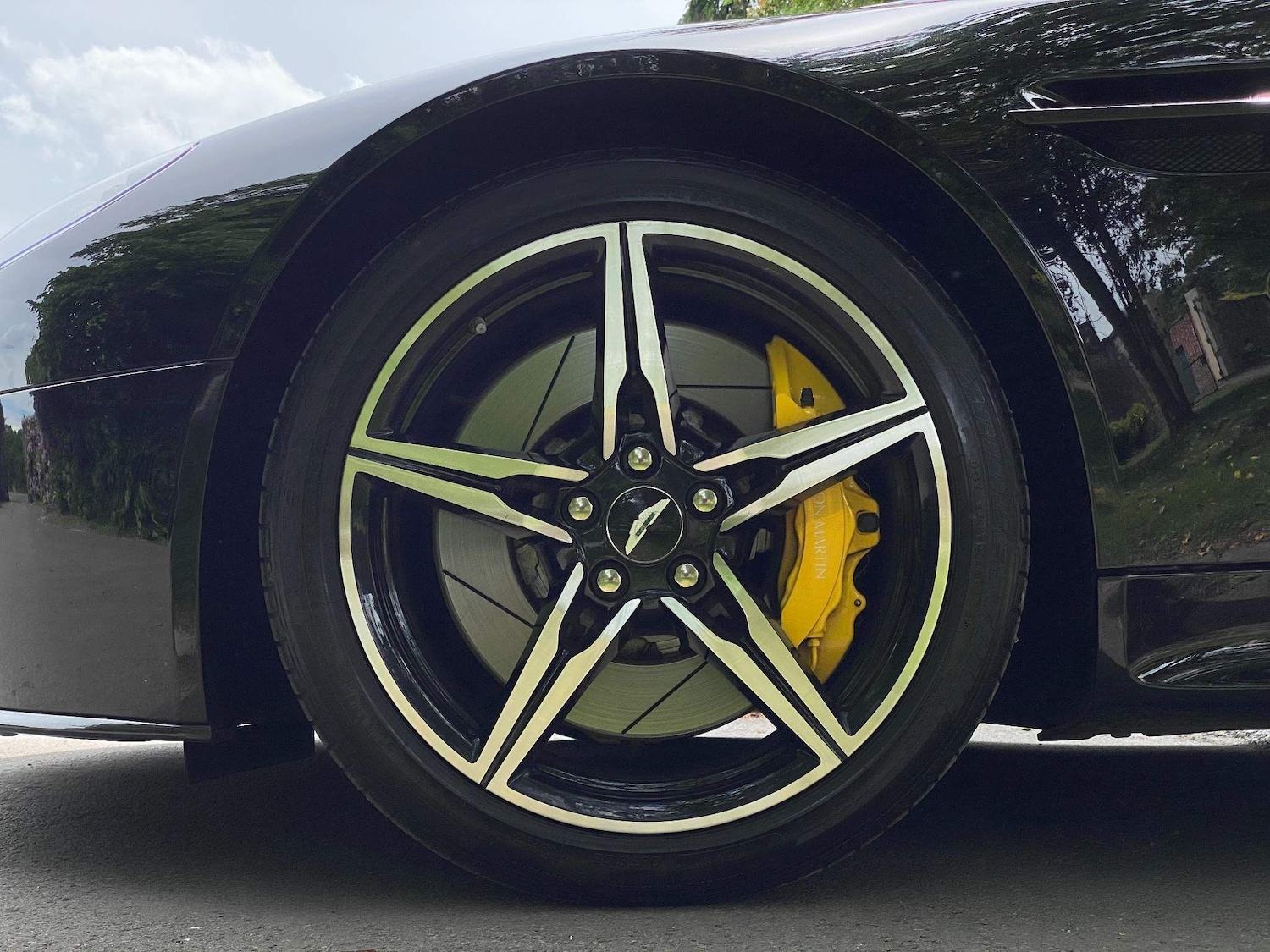 Used Aston Martin Vantage 2015 for sale - 76071726: Photo 16
