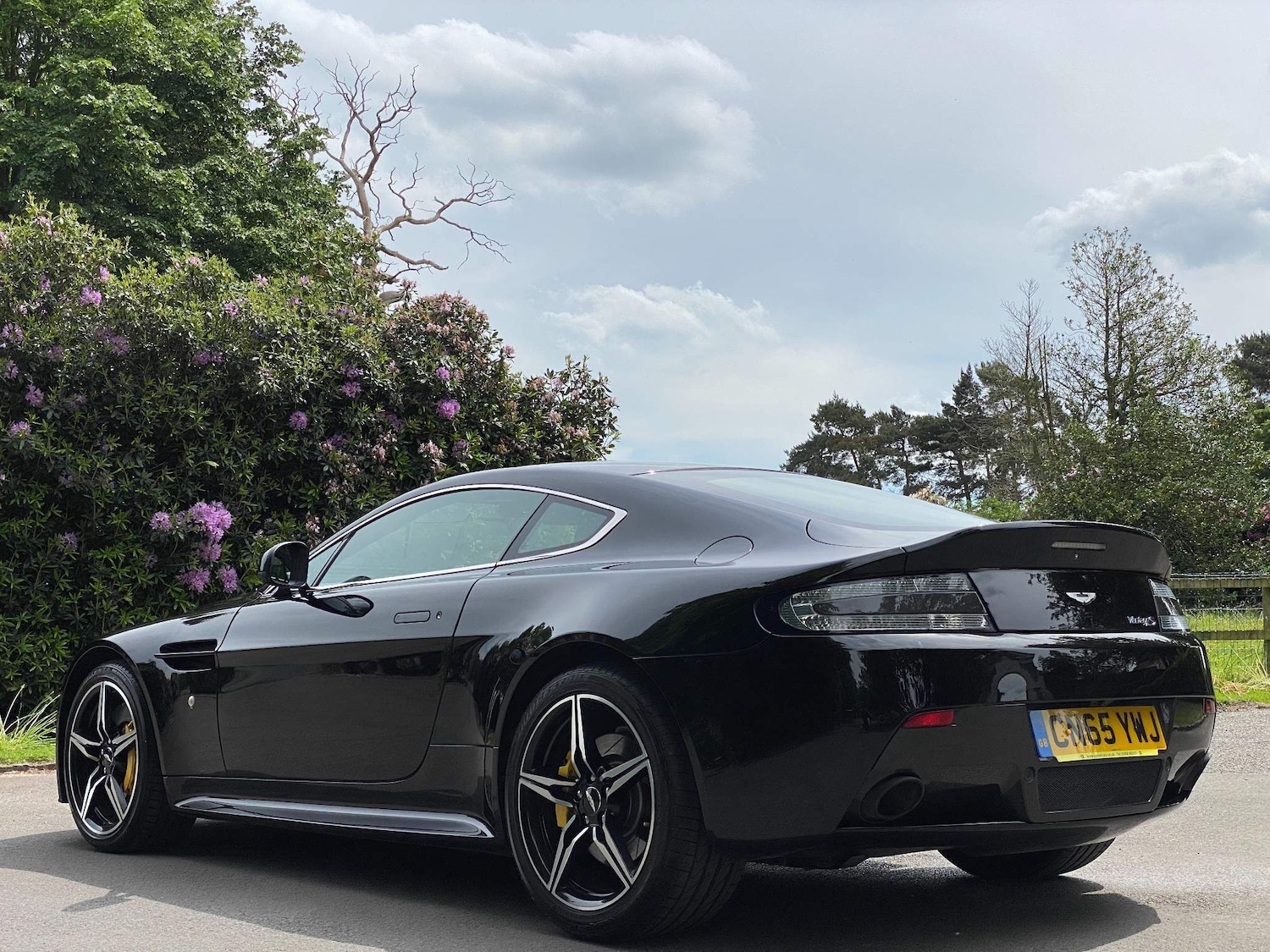 Used Aston Martin Vantage 2015 for sale - 76071726: Photo 26