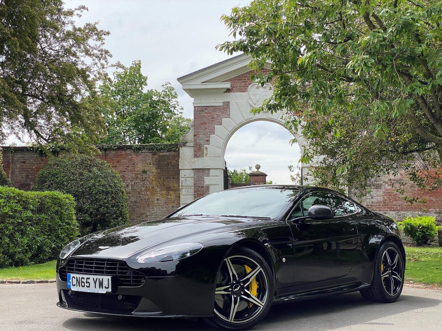 Used Aston Martin Vantage 2015 for sale - 76071726: Photo 27