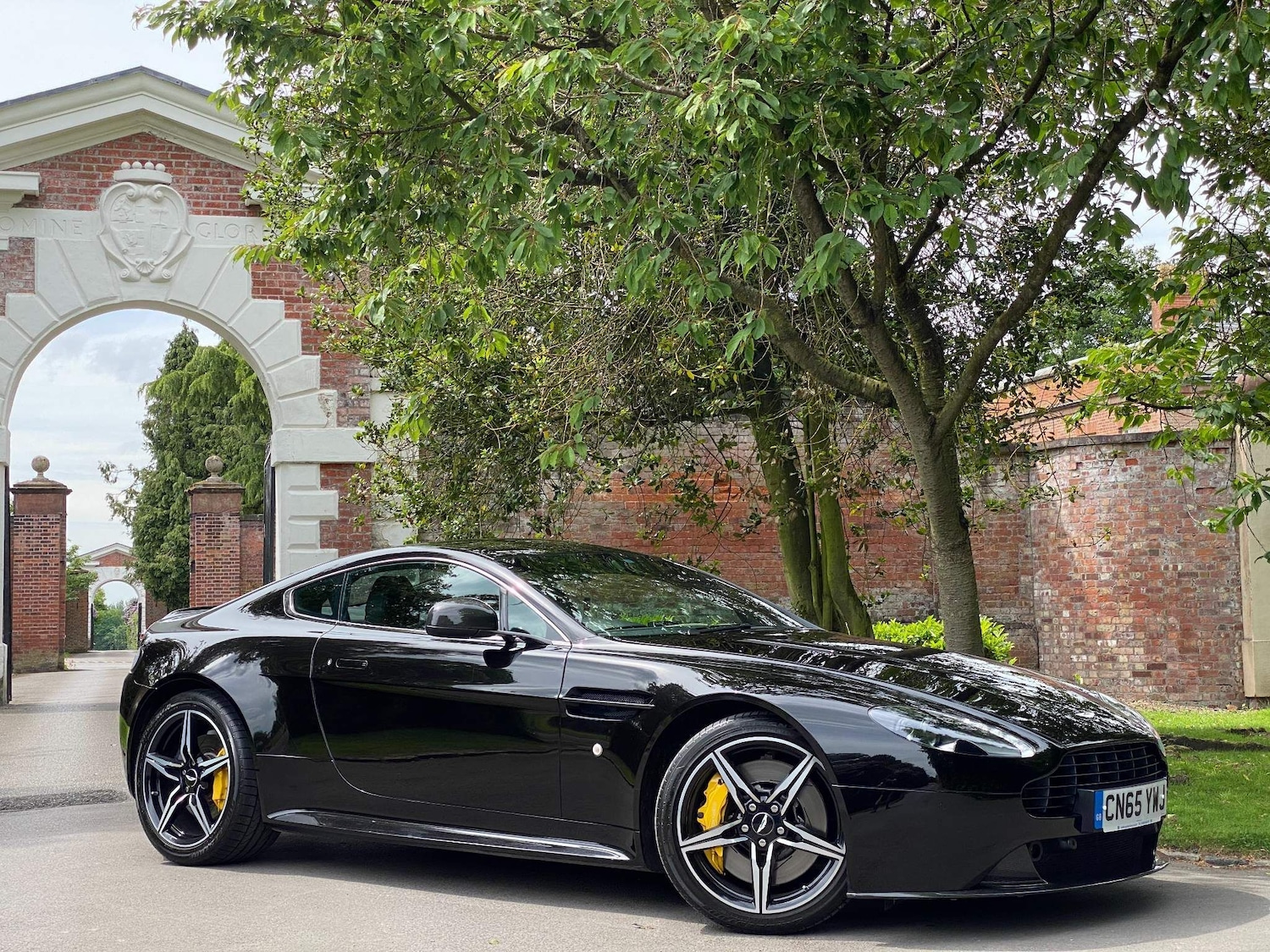Used Aston Martin Vantage 2015 for sale - 76071726: Photo 29