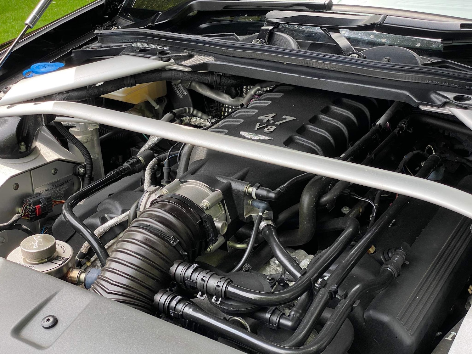 Used Aston Martin Vantage 2015 for sale - 76071726: Photo 3