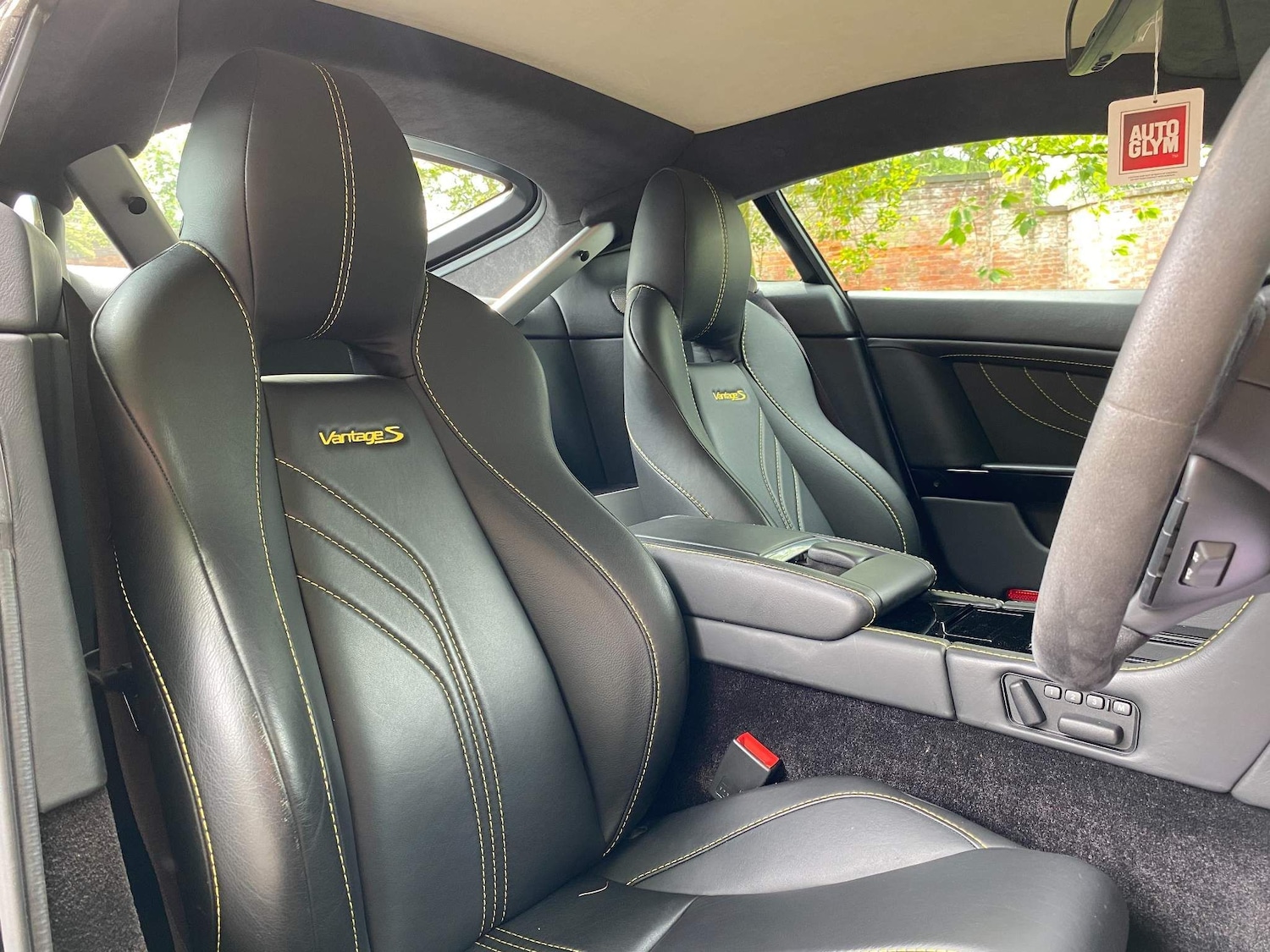 Used Aston Martin Vantage 2015 for sale - 76071726: Photo 36